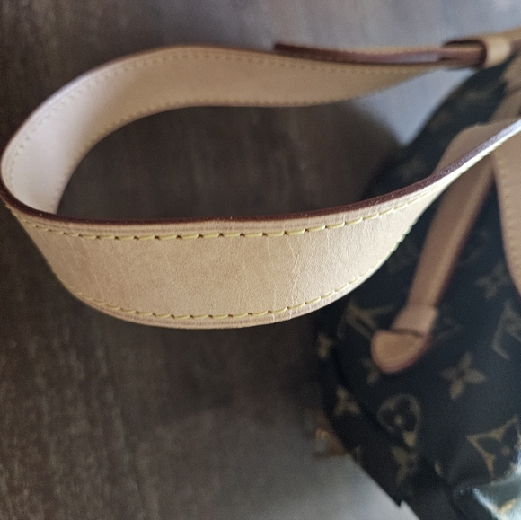 SOLD Louis Vuitton Monogram Bumbag - Picture 4 of 16